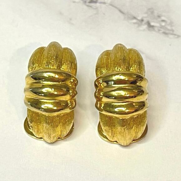 Christian Dior Vintage Gold-Tone Clip-On Earrings – Lion Paw Design - Picture 1 of 7